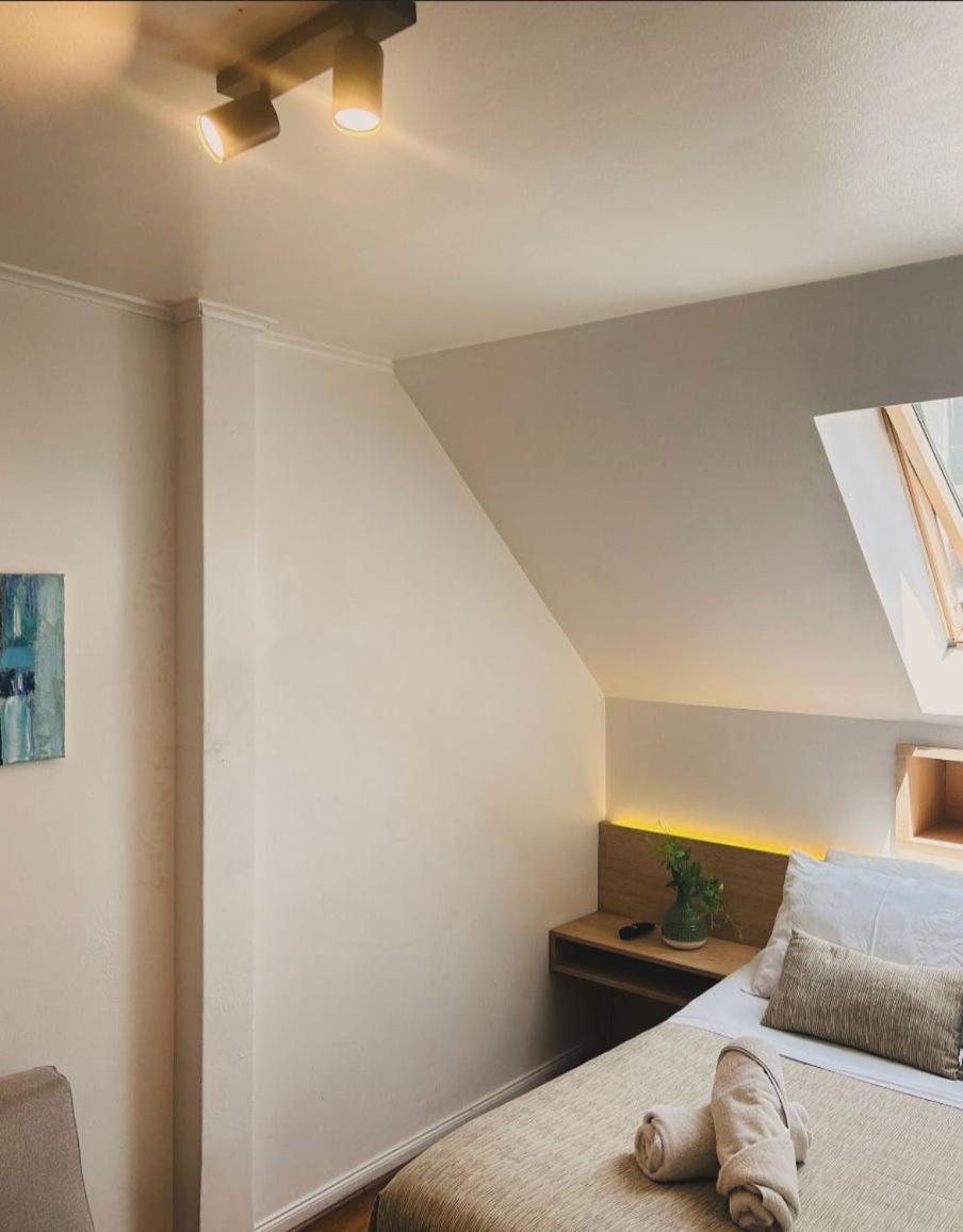 Yogi Albergue Santiago