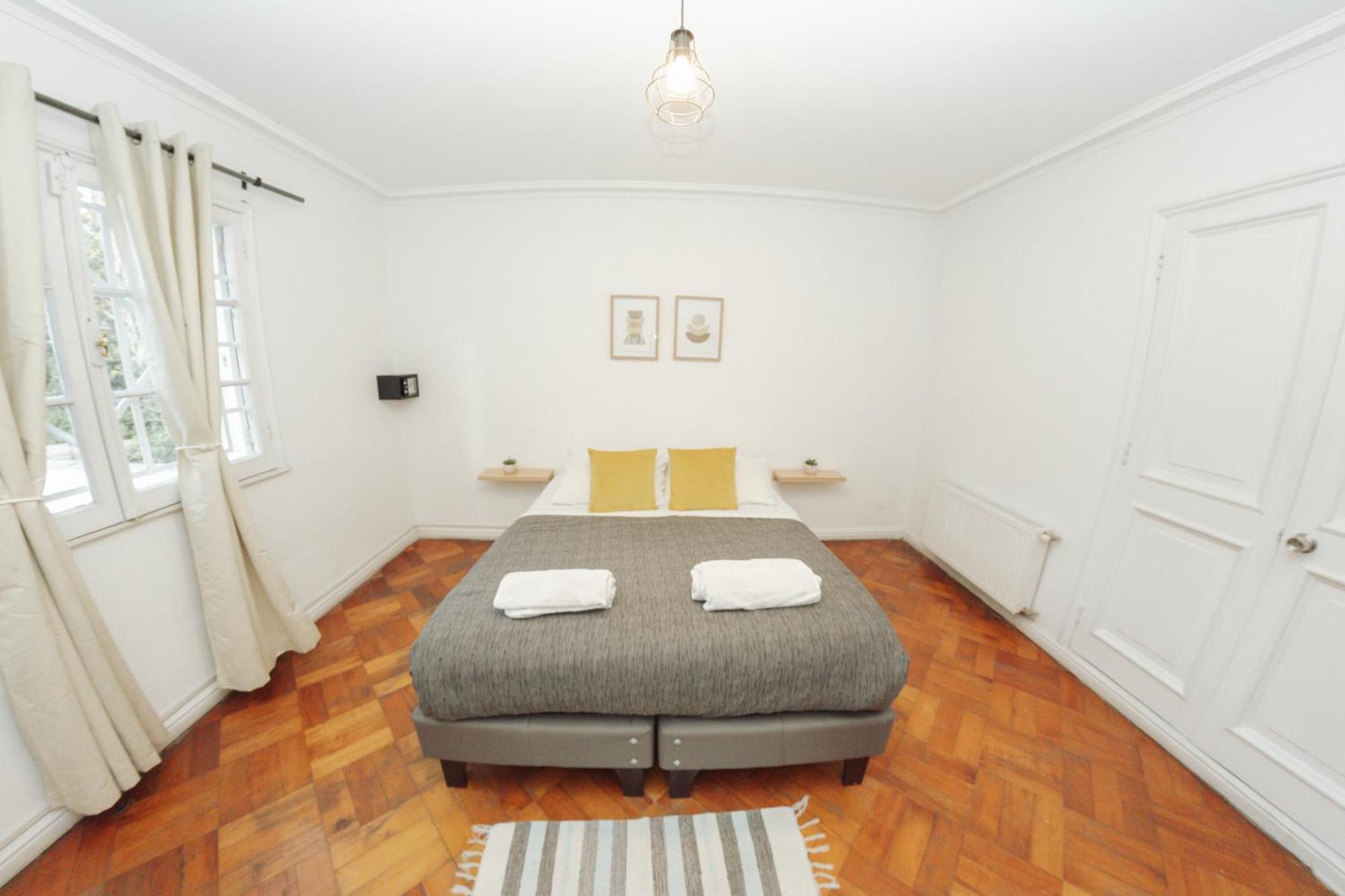 Yogi Albergue Santiago